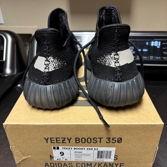 Adidas Yeezy Boost 350 V2 main image 4